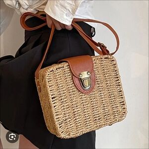 Bitacora Rattan Crossbody Purse